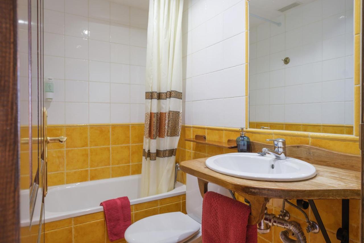 El Rincon De Andrea Apartamentos Бьескас Экстерьер фото