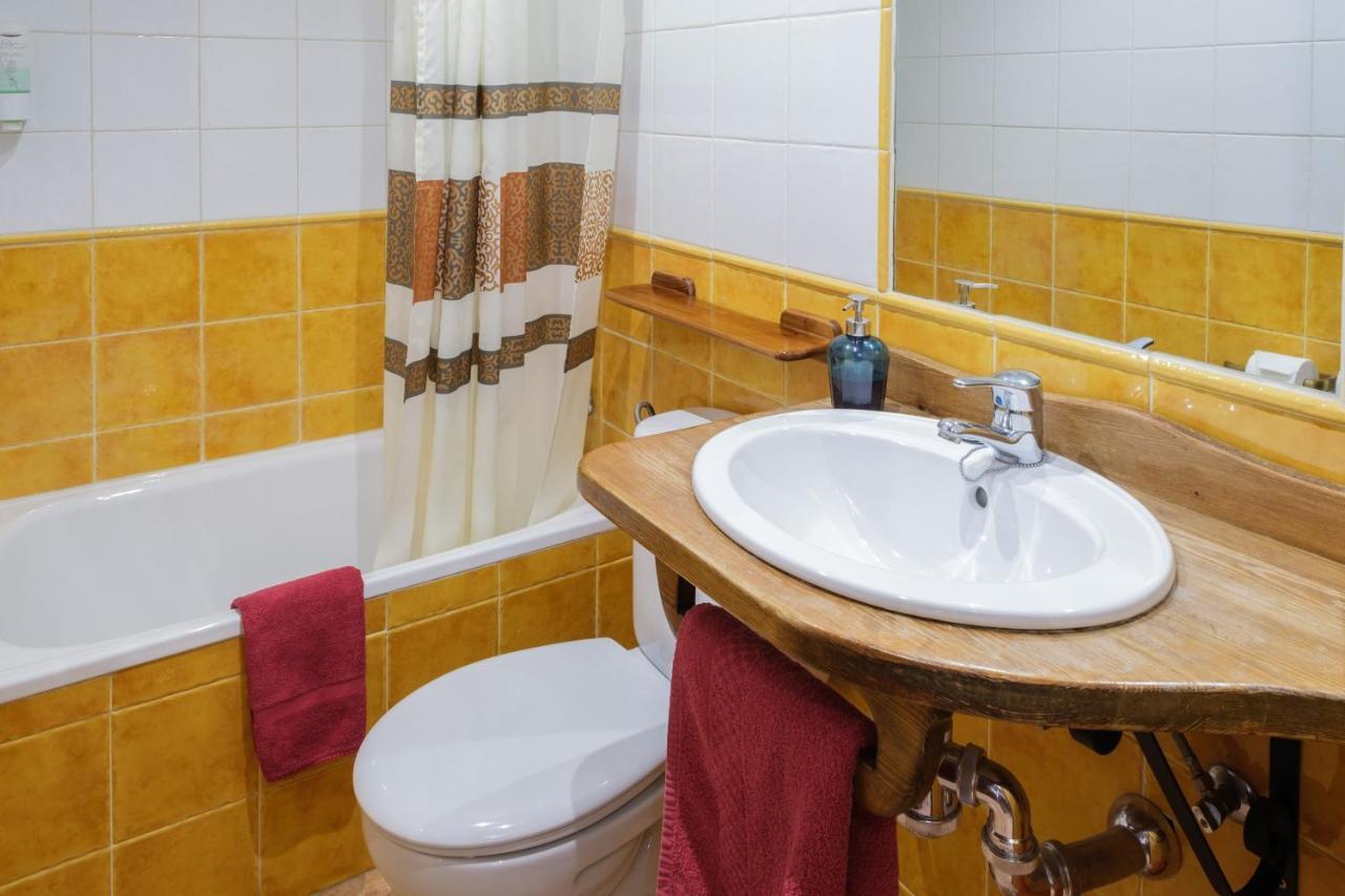 El Rincon De Andrea Apartamentos Бьескас Экстерьер фото
