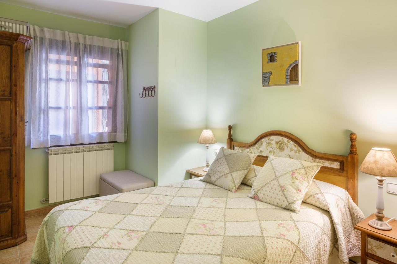 El Rincon De Andrea Apartamentos Бьескас Экстерьер фото