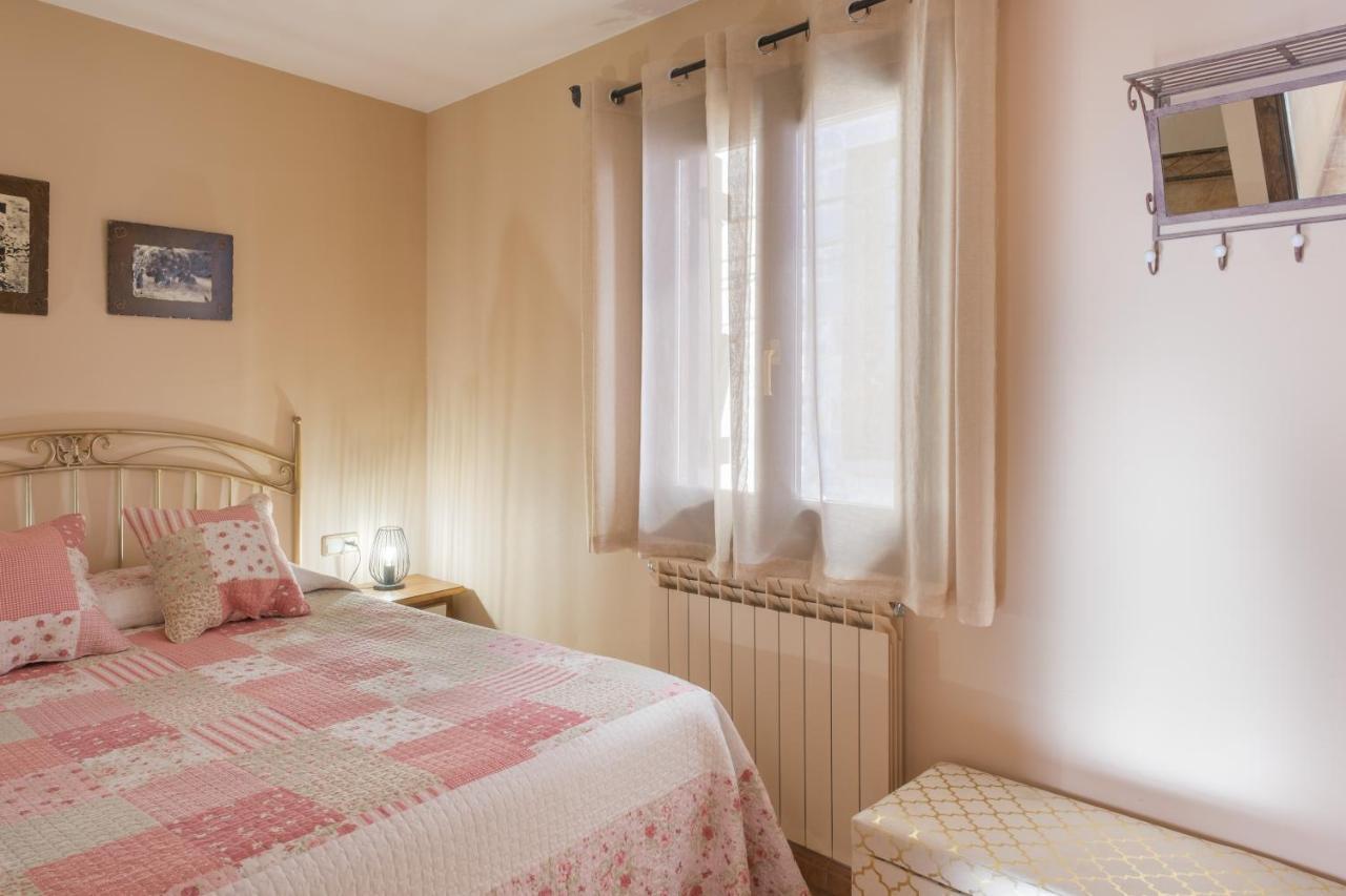El Rincon De Andrea Apartamentos Бьескас Экстерьер фото