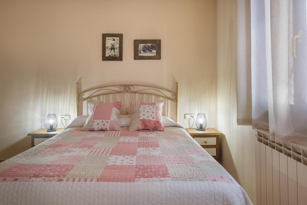 El Rincon De Andrea Apartamentos Бьескас Экстерьер фото