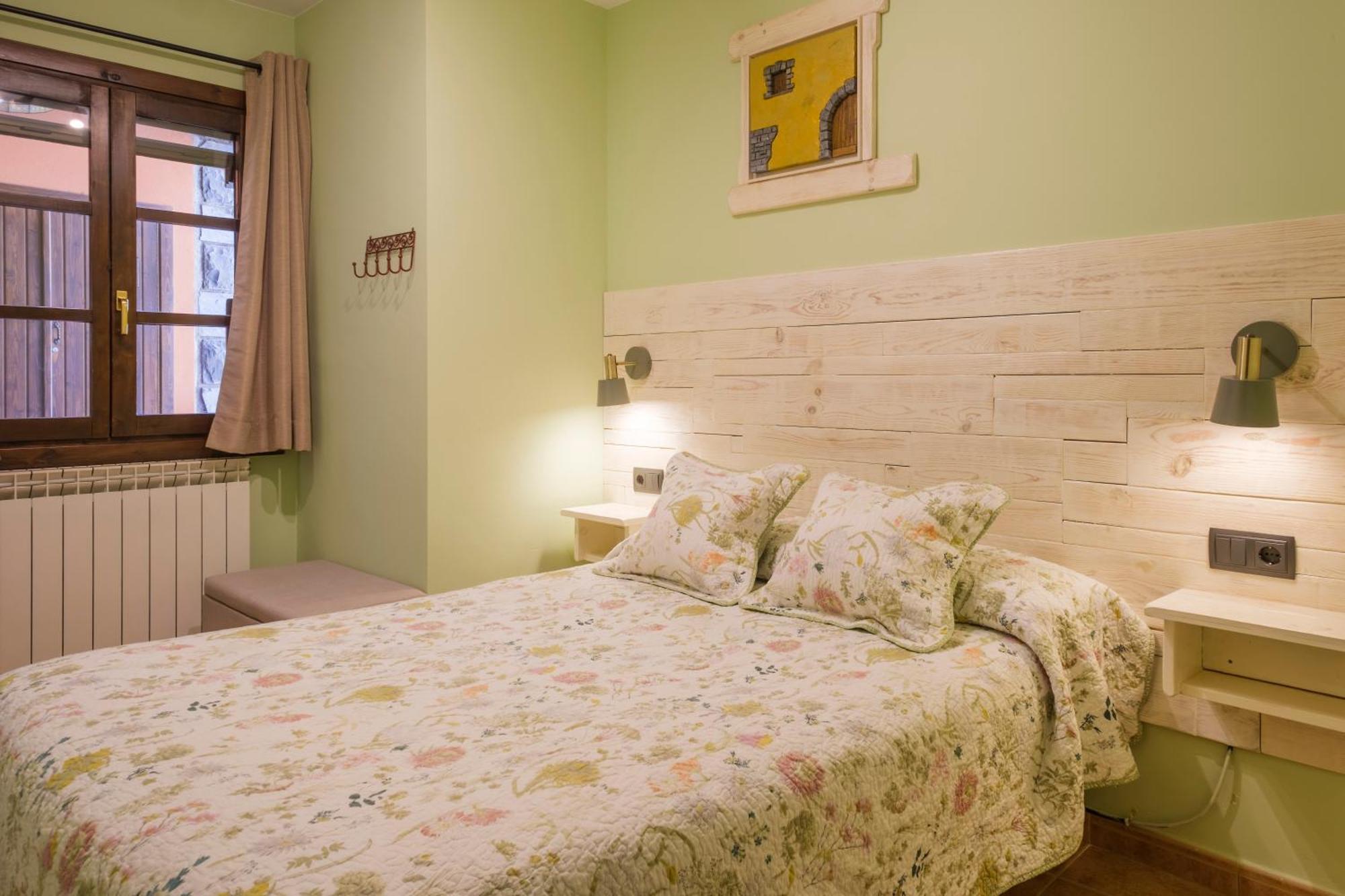 El Rincon De Andrea Apartamentos Бьескас Экстерьер фото