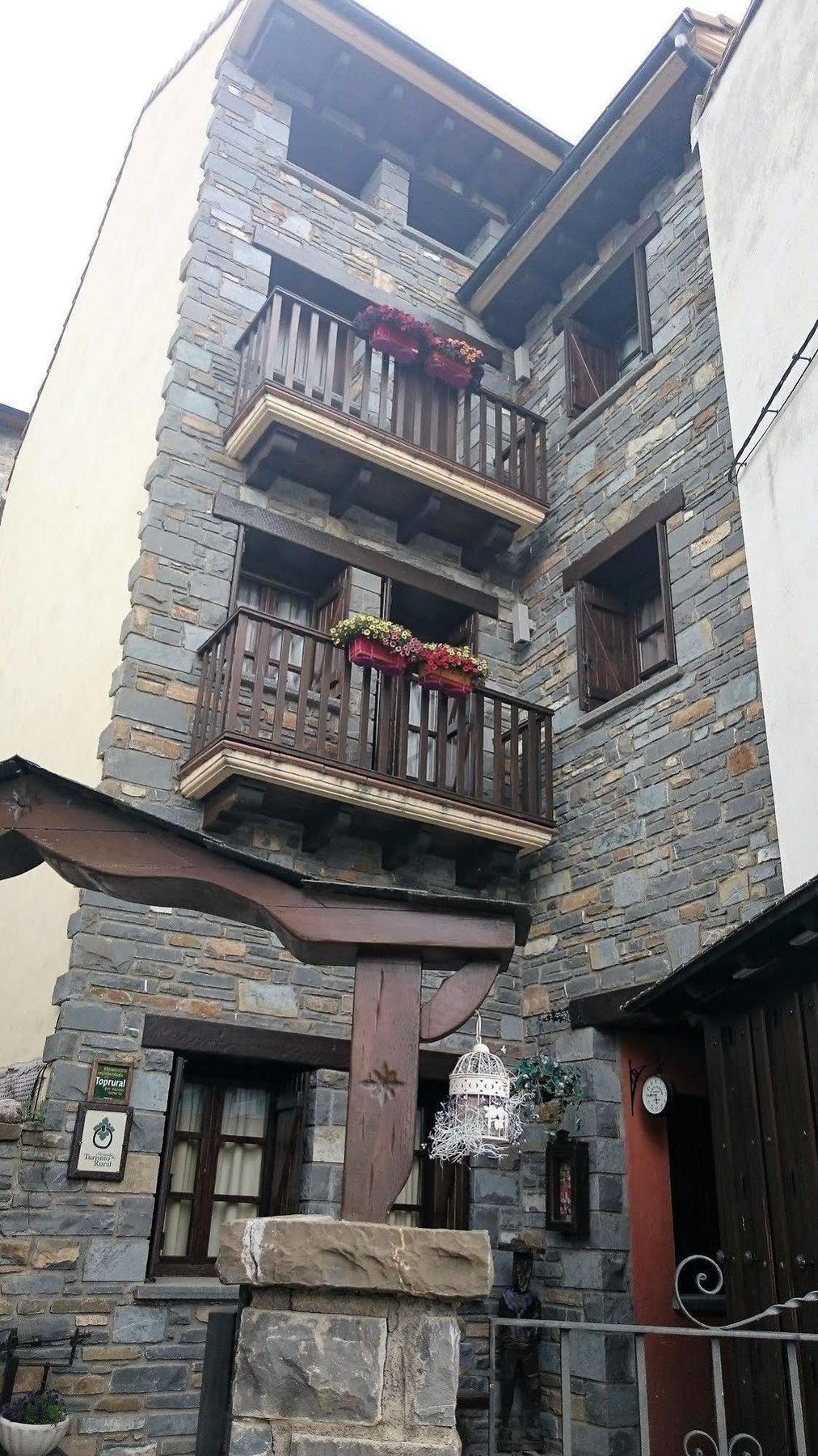 El Rincon De Andrea Apartamentos Бьескас Экстерьер фото