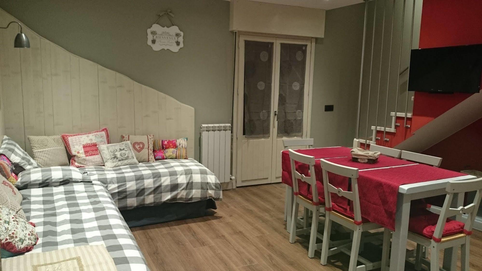 El Rincon De Andrea Apartamentos Бьескас Экстерьер фото