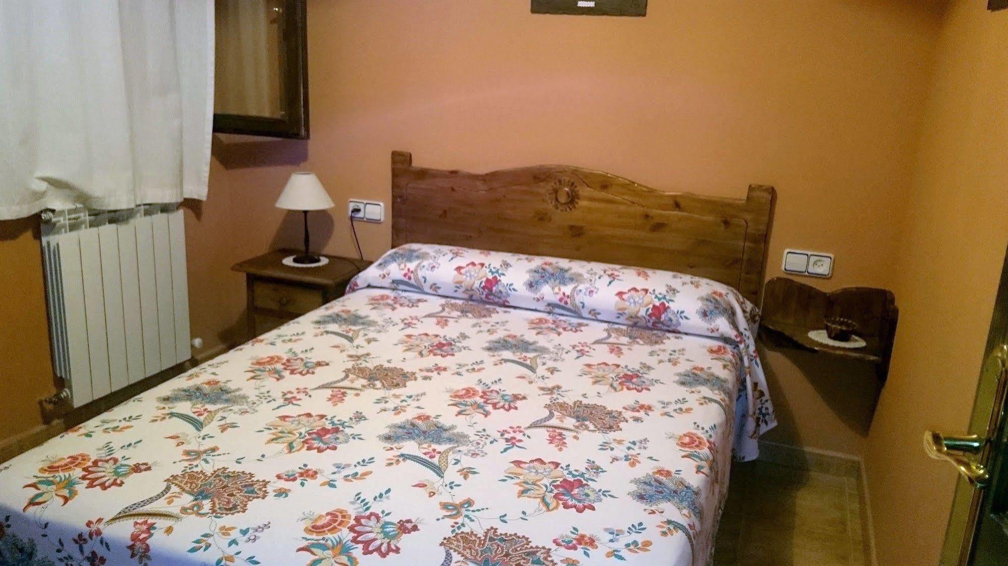 El Rincon De Andrea Apartamentos Бьескас Экстерьер фото